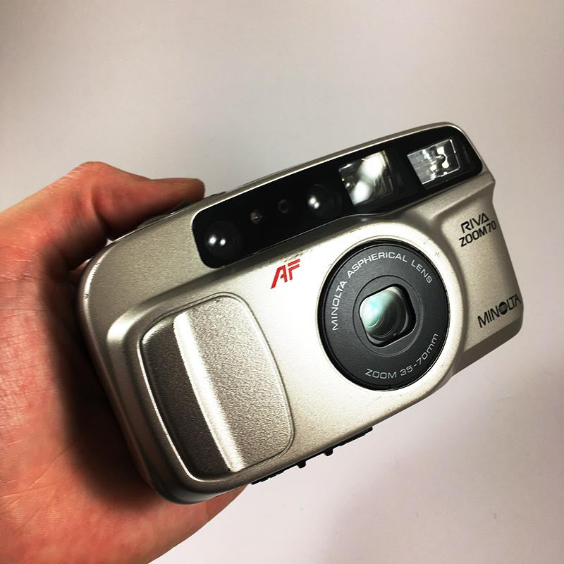 minolta riva af zoom 70 point and shoot ancien vintage 35-70mm argentique 1998 compact camera