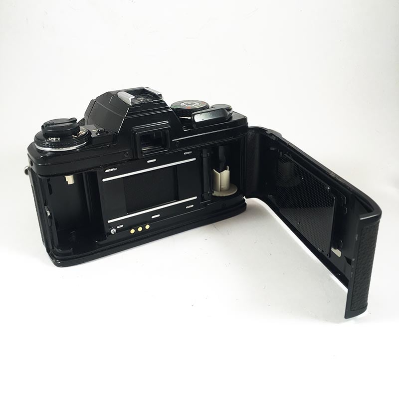 Minolta X-700 & W Rokkor 28mm 3.5