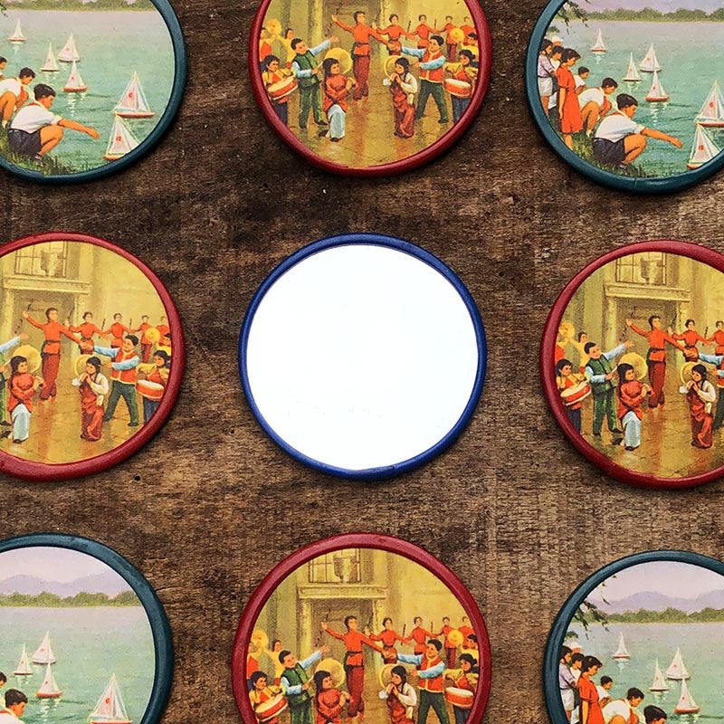 miroir de courtoisie 1950 coloré asie enfant scène populaire rouge bleu vert vintage 1960
