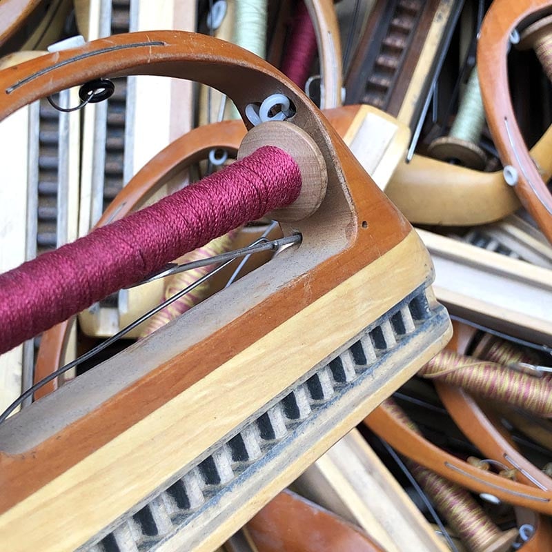navette avec bobine bois métal atelier tissage soie filature ancien vintage mercerie 1930 1950