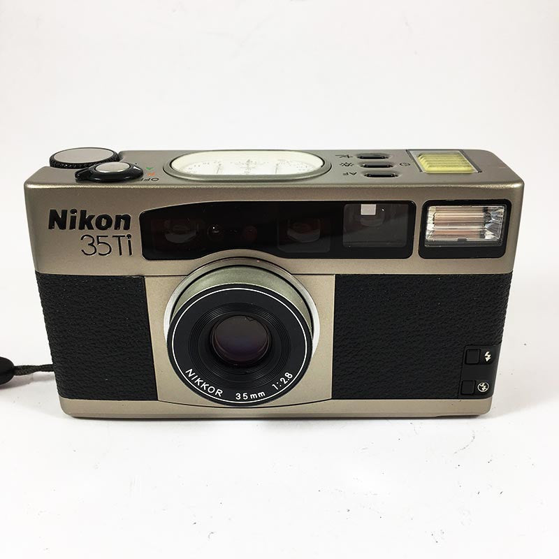 Nikon 35TI & Nikkor 35mm 2.8