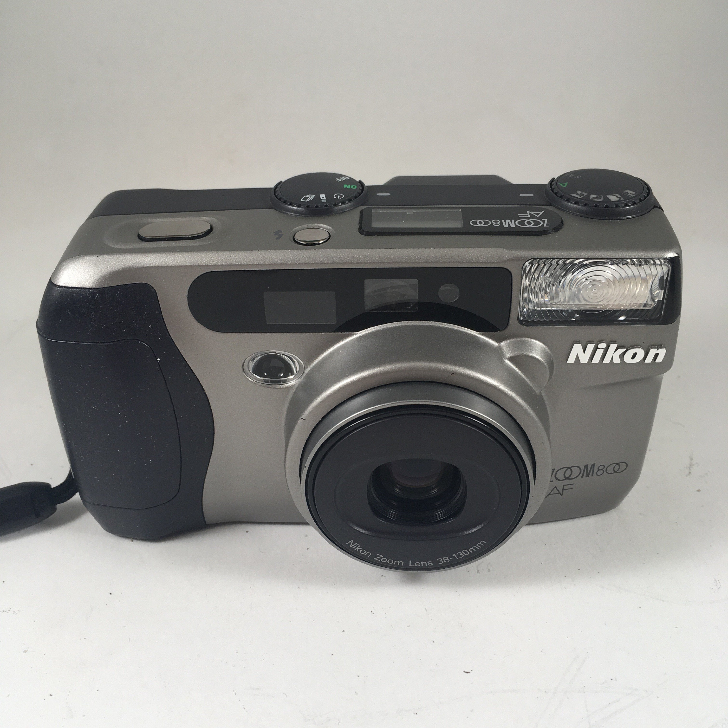 Nikon 800 AF 38mm - 130mm