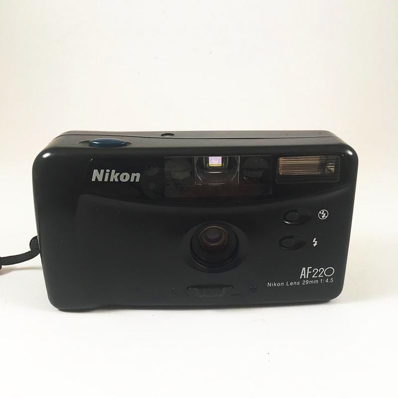 Nikon AF 220 29mm 4.5