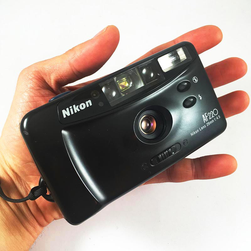 Nikon AF 220 29mm 4.5