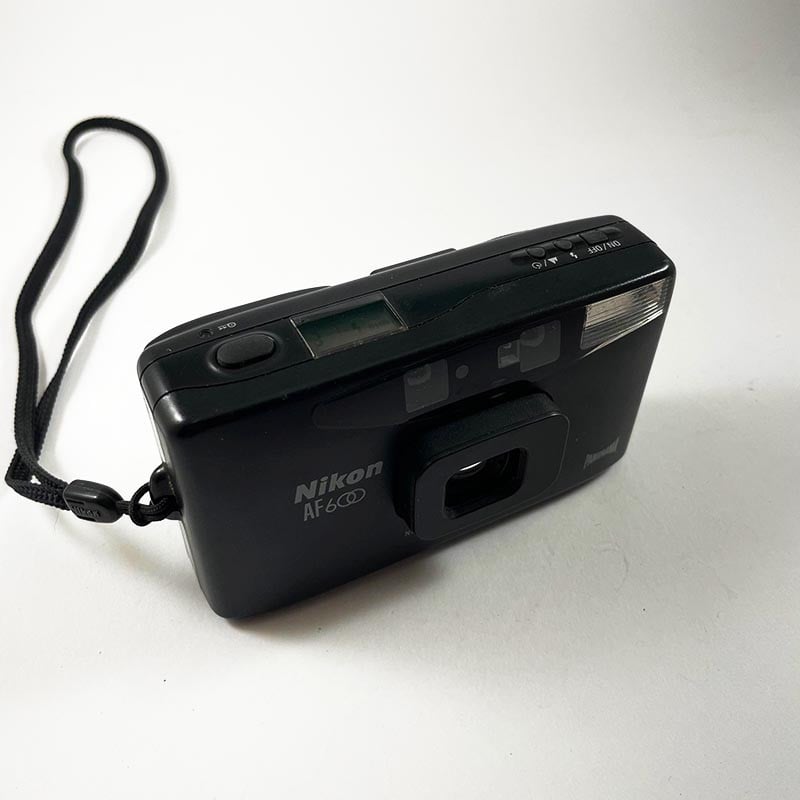Nikon AF-600 28mm 3.5 Macro