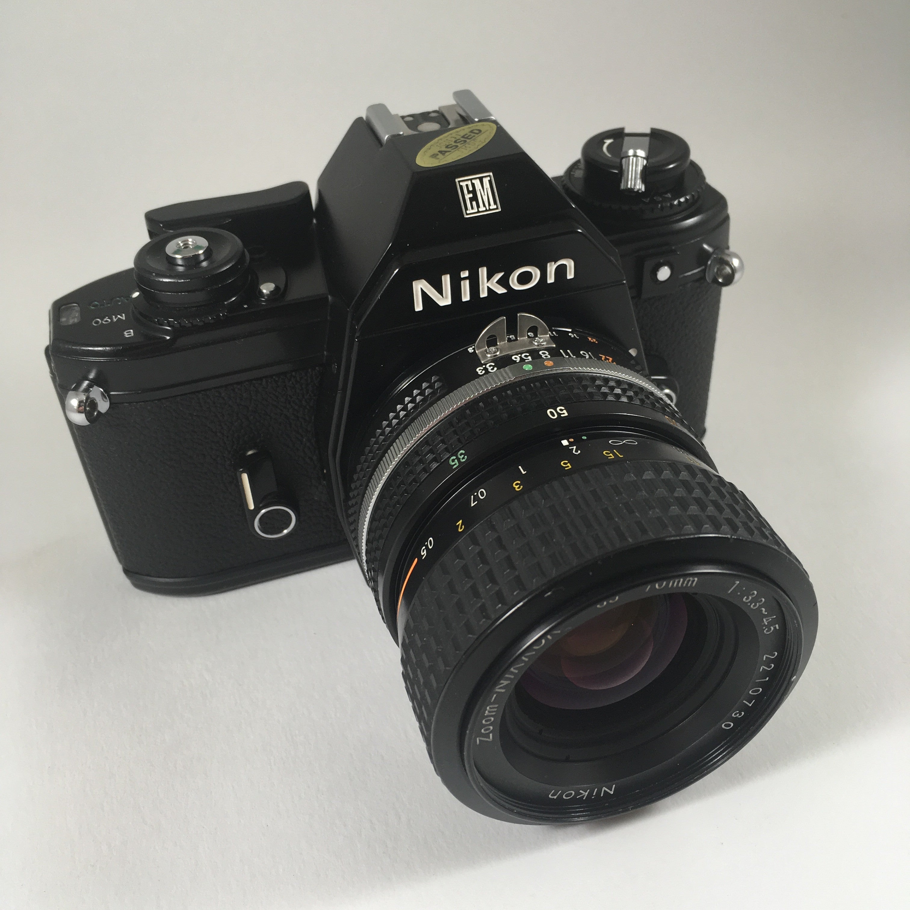 Nikon EM & Nikkor 35-70mm 3.3-4.5