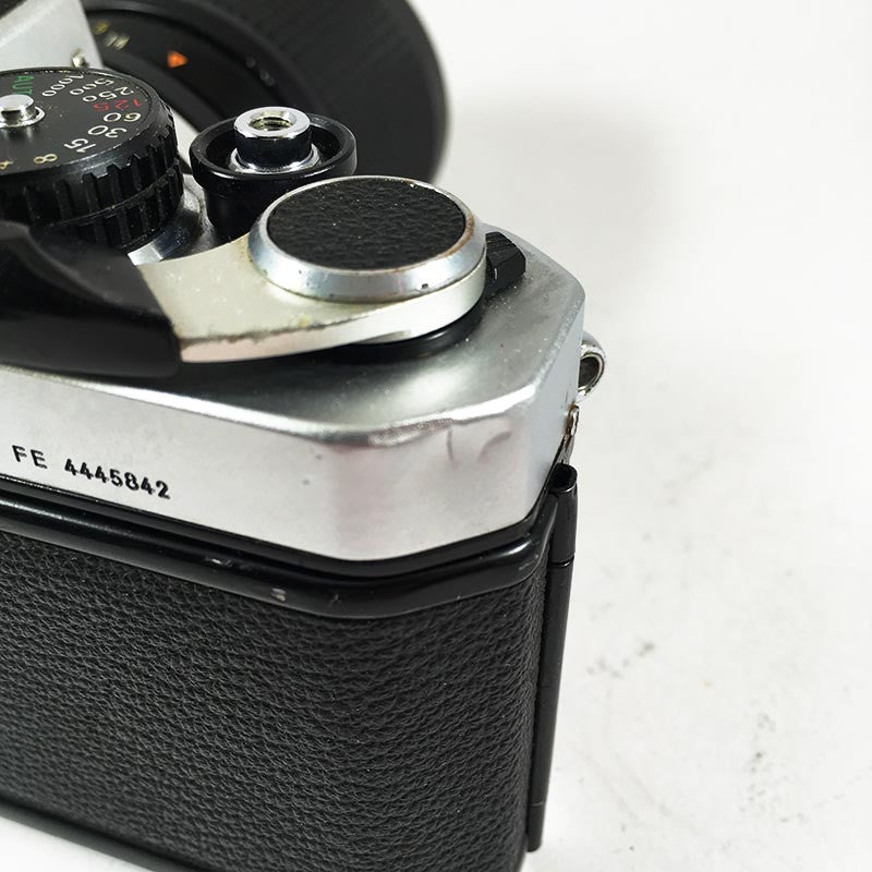 Nikon FE Chrome & Zoom Nikkor 35 105mm