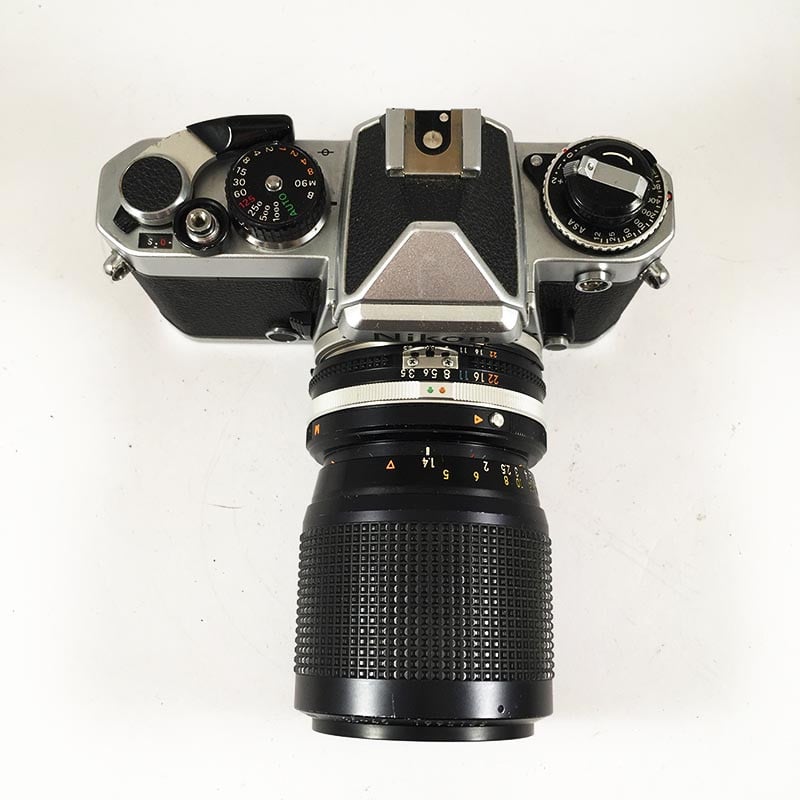 Nikon FE Chrome & Zoom Nikkor 35 105mm