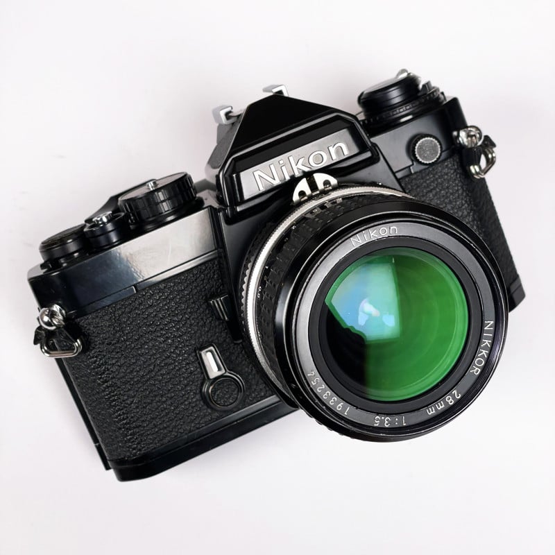 Nikon FE Noir & Nikkor 28mm 3.5