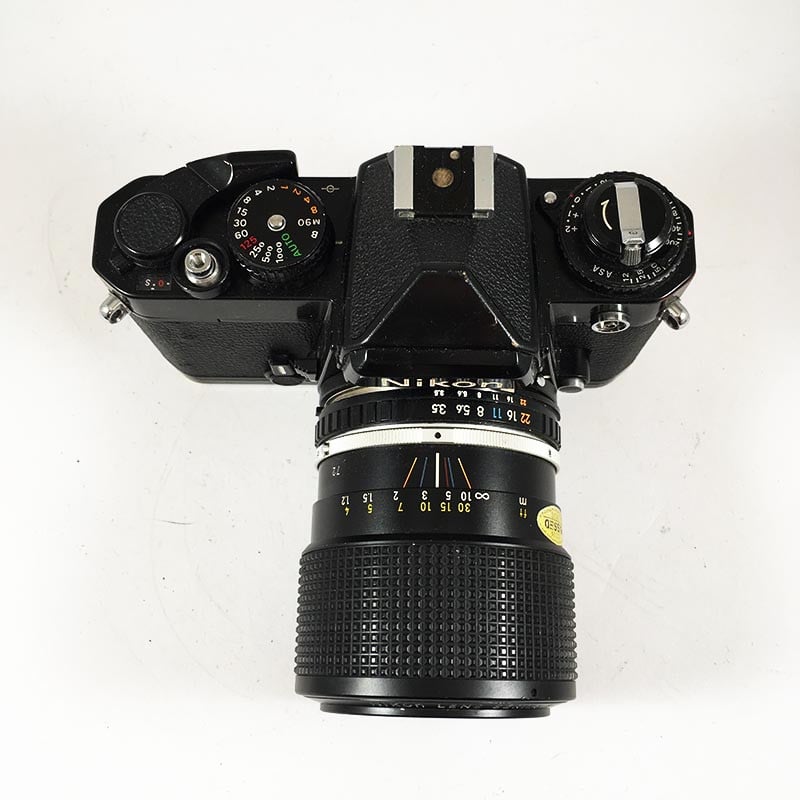 Nikon FE Black & Zoom Nikkor 36-72mm 3.5