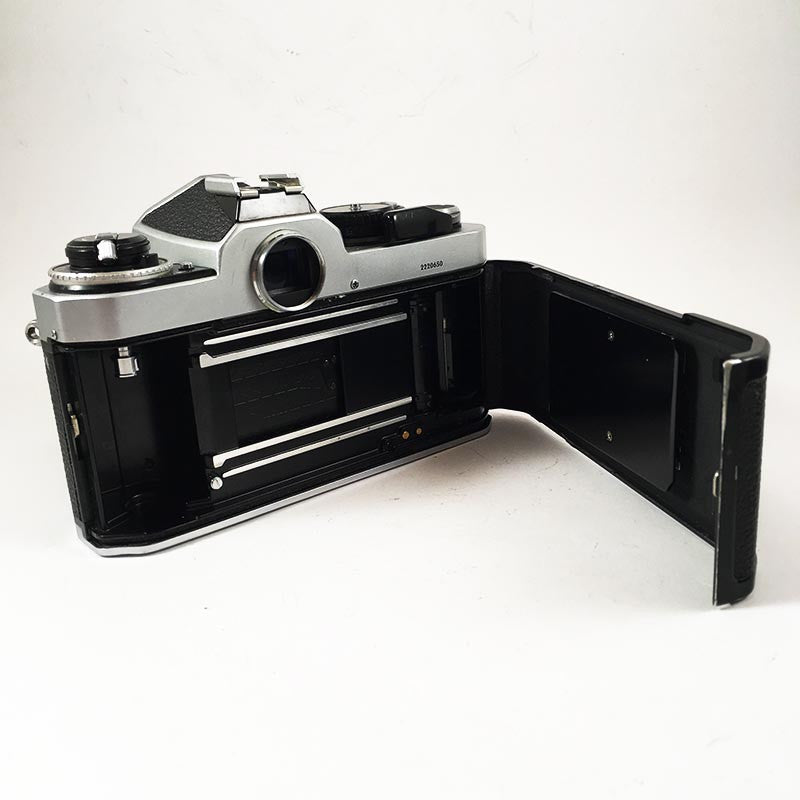 Nikon FE2 & Nikkor 28mm 3.5