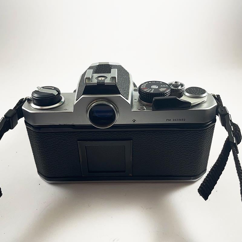 Nikon FM & 28mm 2.8