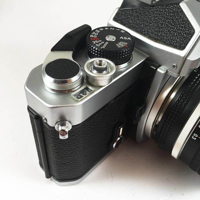 Nikon FM & Nikkor 24mm 2.8