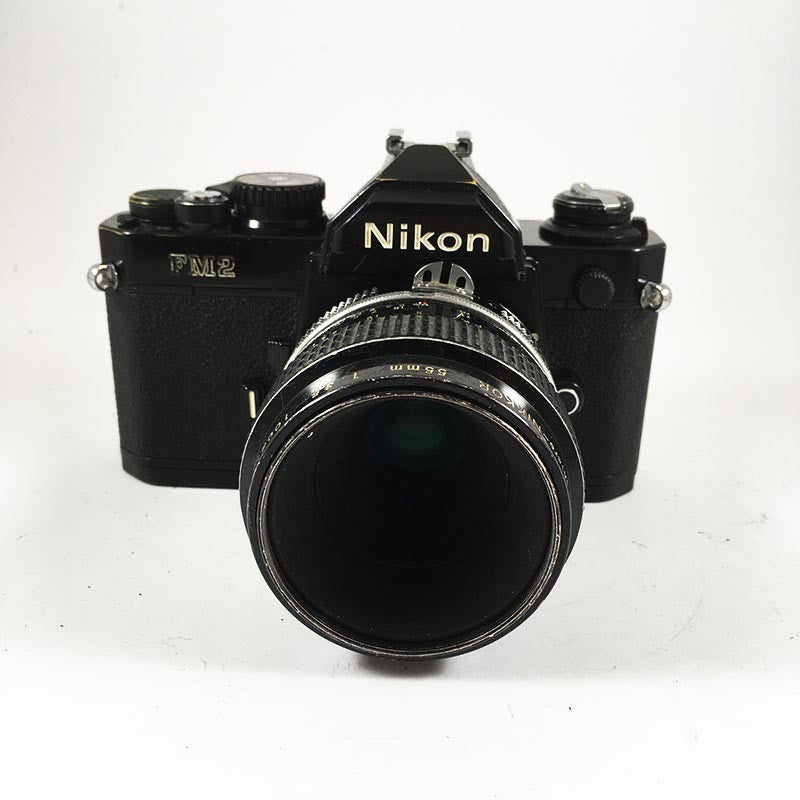 Nikon FM2 Noir & Micro-Nikkor 55mm 3.5