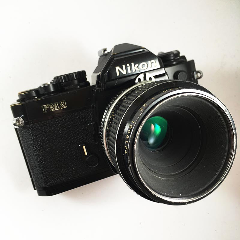 Nikon FM2 Noir & Micro-Nikkor 55mm 3.5