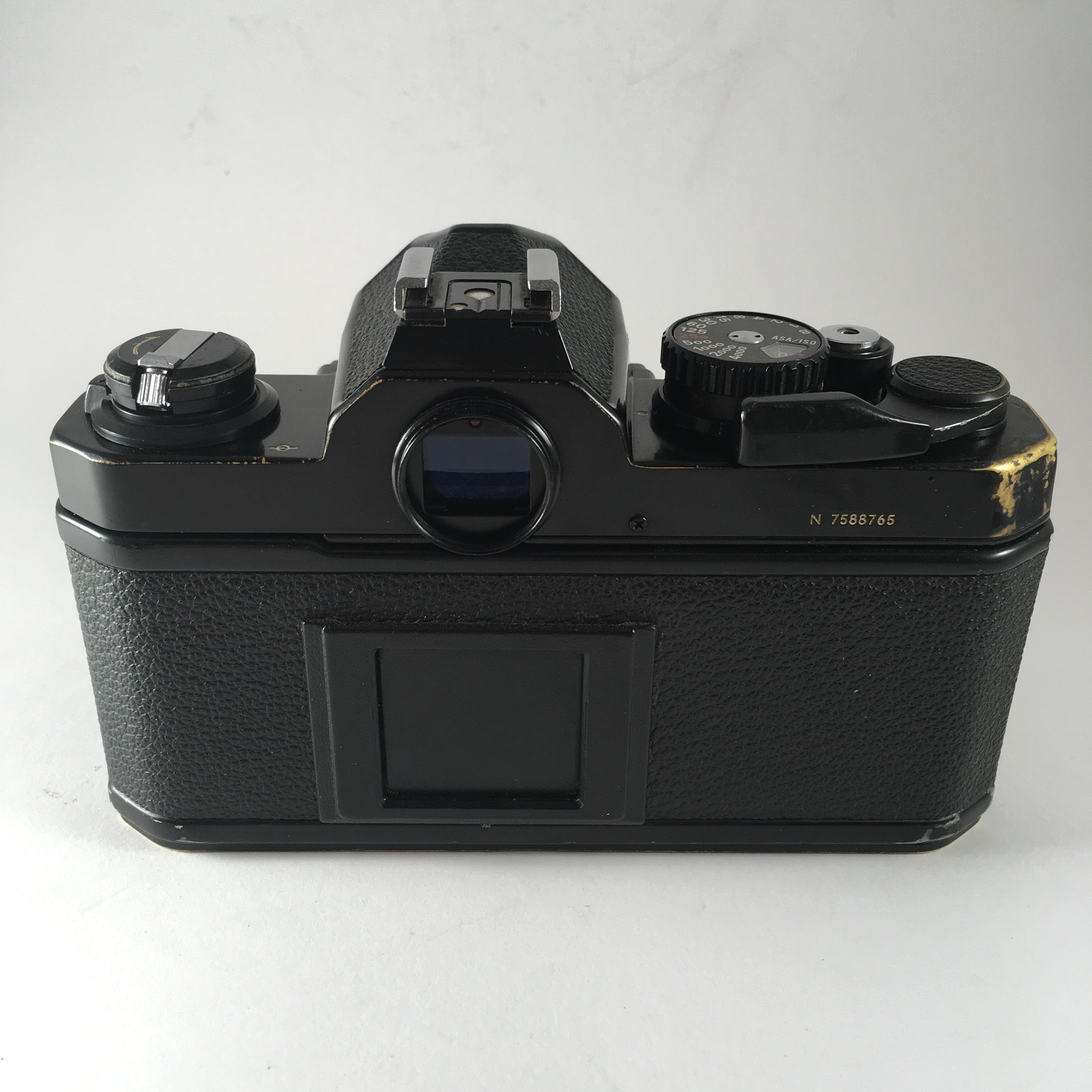 Nikon FM2N Black & 28mm 3.5