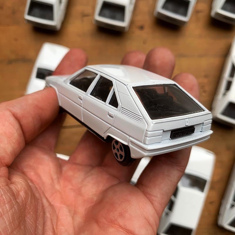 voiture miniature ancienne norev 1990 citroen bx blanche jet-car jetcar fabriqué en france 1992