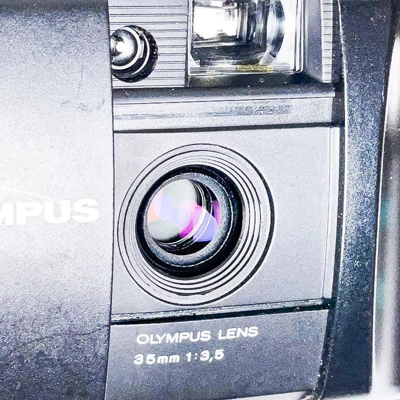 olympus am-100 am 100 compact point and shoot 35mm 3.5 film argentique pellicule photo photographie ancien vintage 135 35 24x36