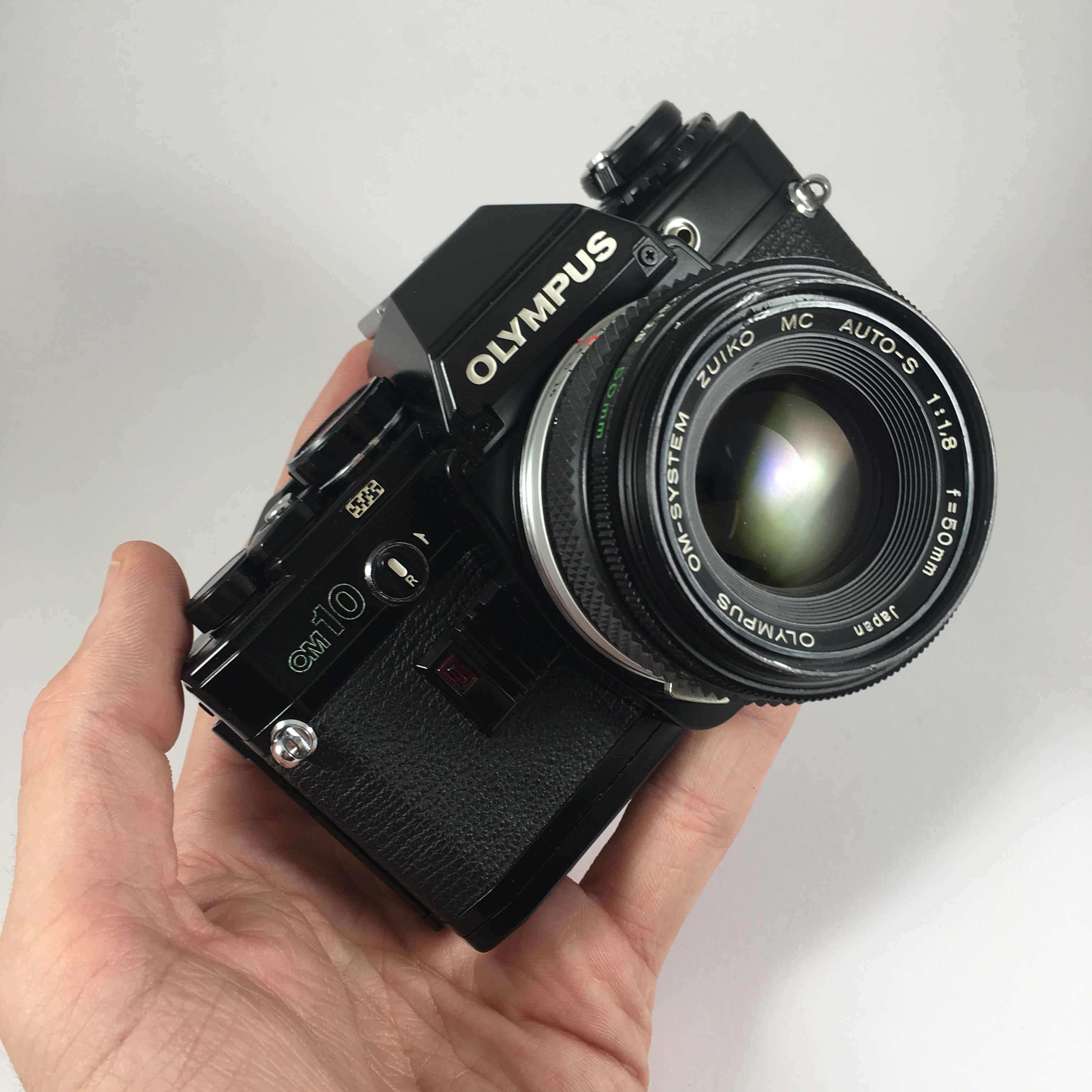 Olympus OM10 Noir & Zuiko 50mm 1.8