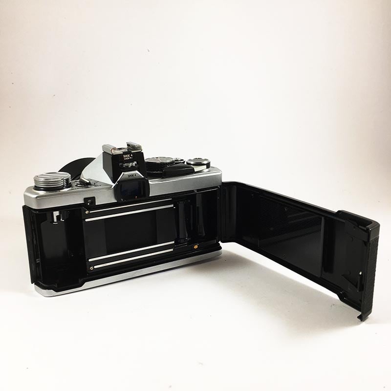 Olympus OM2N & 28mm 3.5