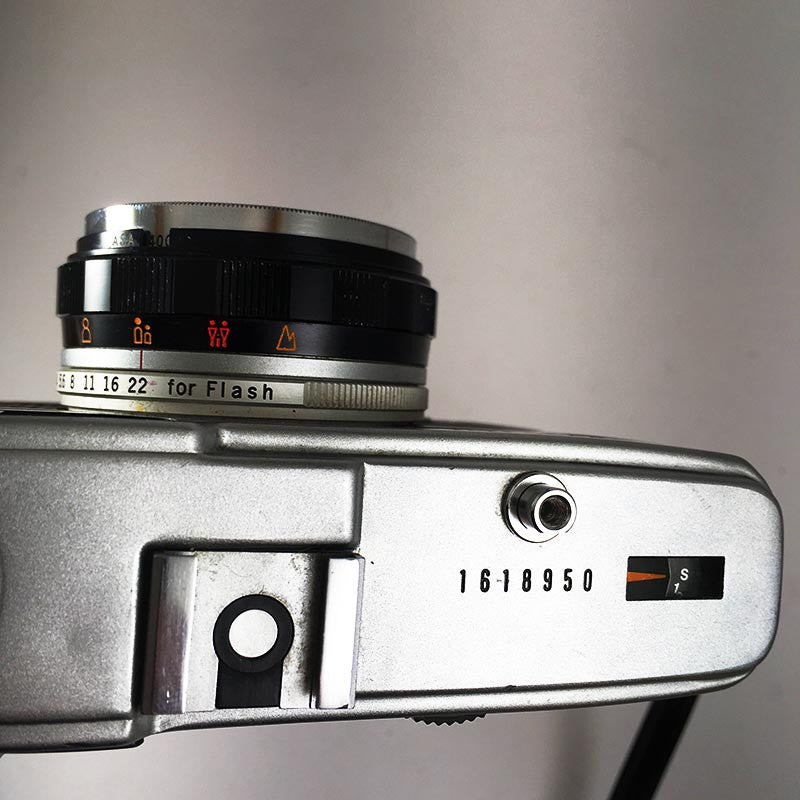 Olympus Trip 35 & D.Zuiko 40mm 2.8/fungus in lens