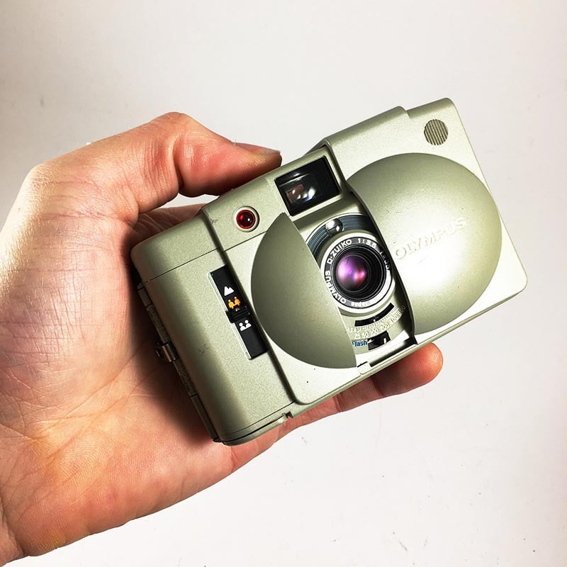 Olympus XA2 Argent A11 & D.Zuiko 35mm 3.5