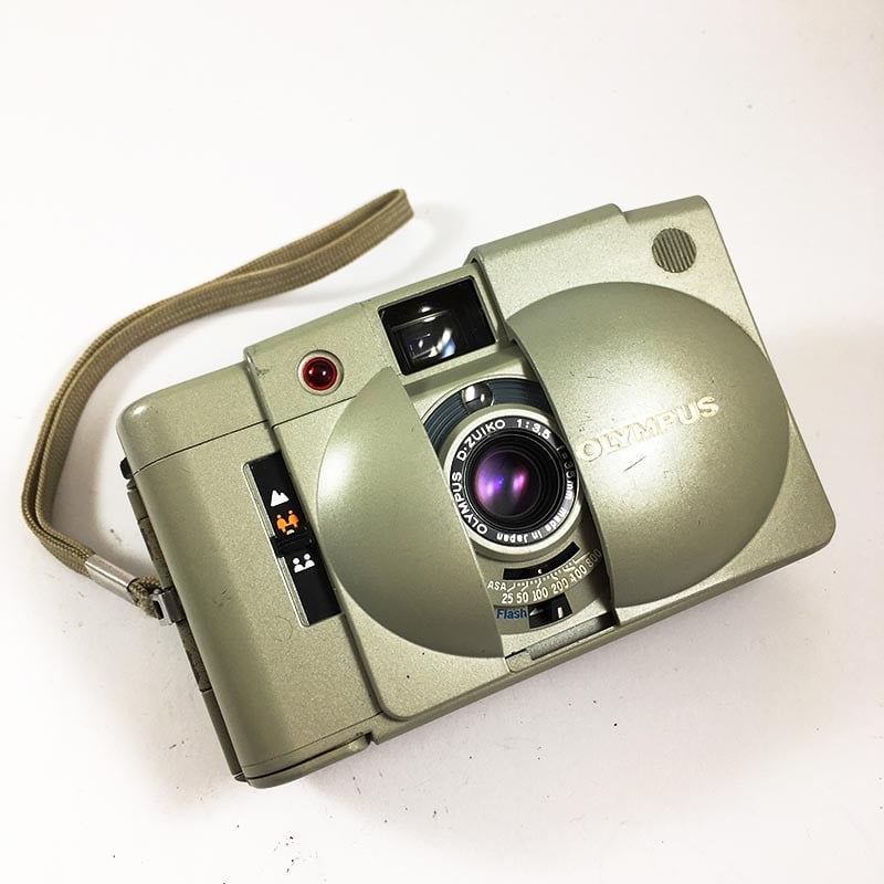 Olympus XA2 Argent A11 & D.Zuiko 35mm 3.5