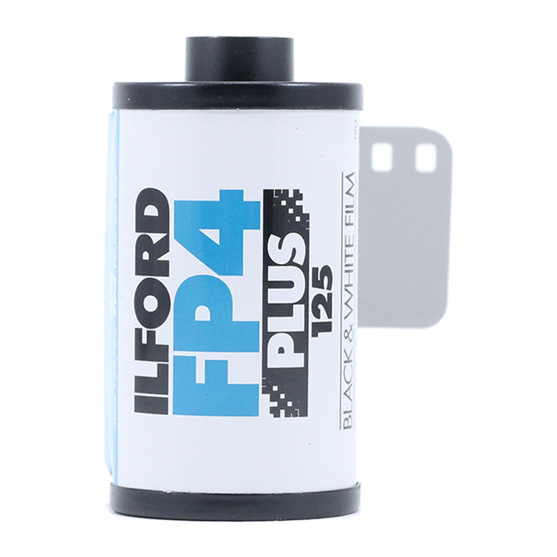 ilford fp4 plus 125 35mm 36 poses pellicule argentique noir et blanc 125iso photographie 135 24 36