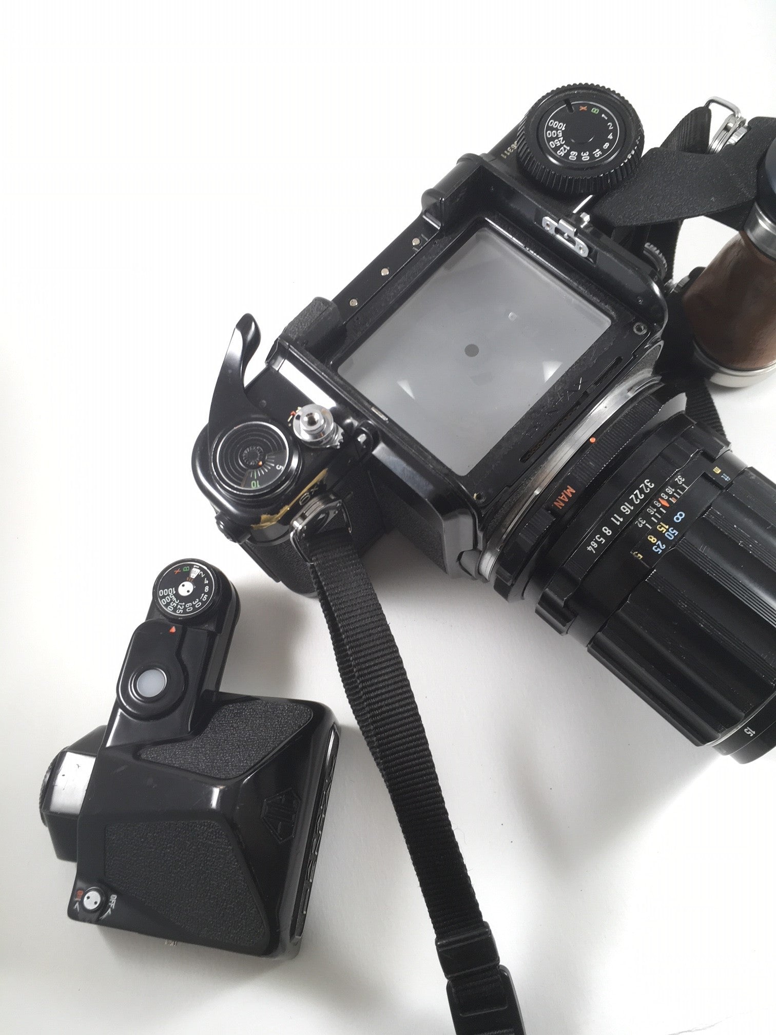 pentax 67 film 120 moyen format appareil photo argentique 1969 takumar 135mm 4 macro
