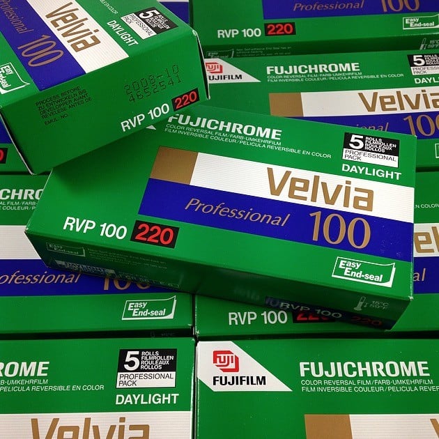 pellicule 220 film pack 5 velvia 100 moyen format diapo diapositive positif 6 6 120 fujifilm fuji périmé 2008