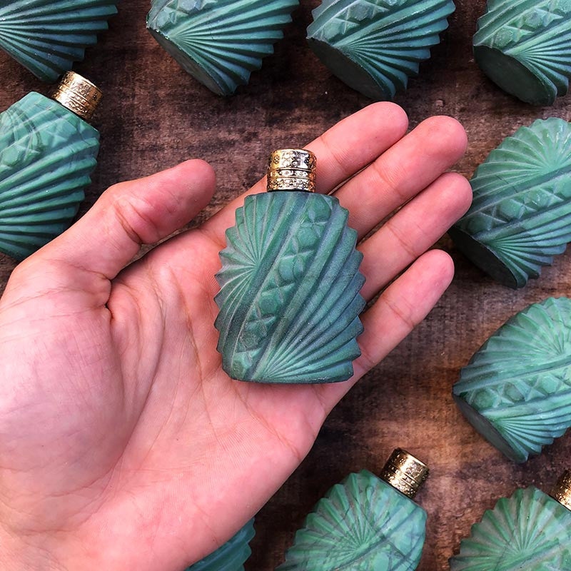 petit flacon de parfum parfumerie vert en verre épais art deco 1930 ancienne vintage