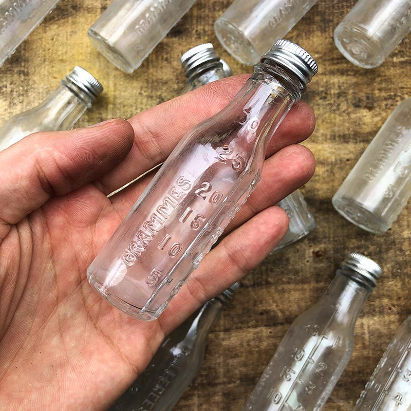 petit flacon ancien vintage laboratoire 30ml 1920 1930 verre gradué gradation transparent verrerie bouteille bouchon aluminium