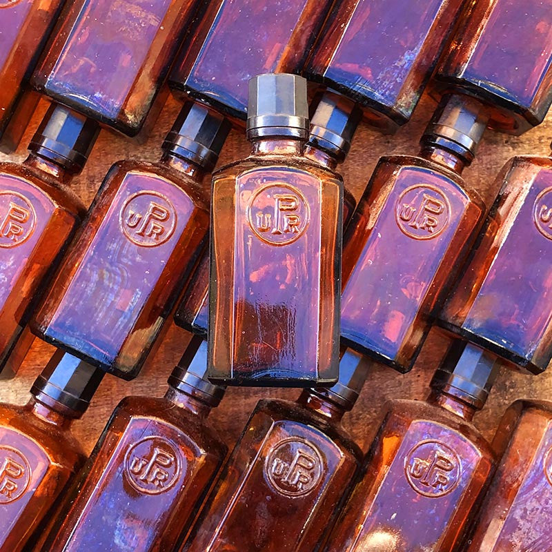 petit flacon de pharmacie parfum parfumerie bouchon bakélite 1930 ancienne vintage ancien 45ml