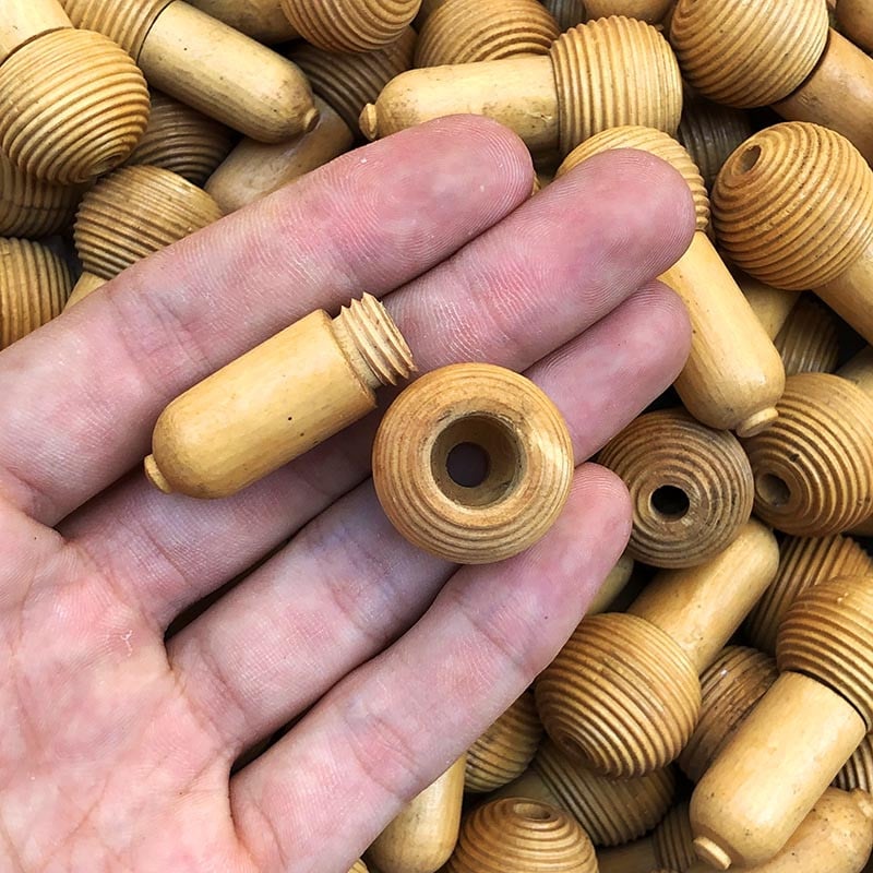 petit gland rideau lien perle boule bas en bois tourné du jura jurassienne ancienne vintage 1950 1960