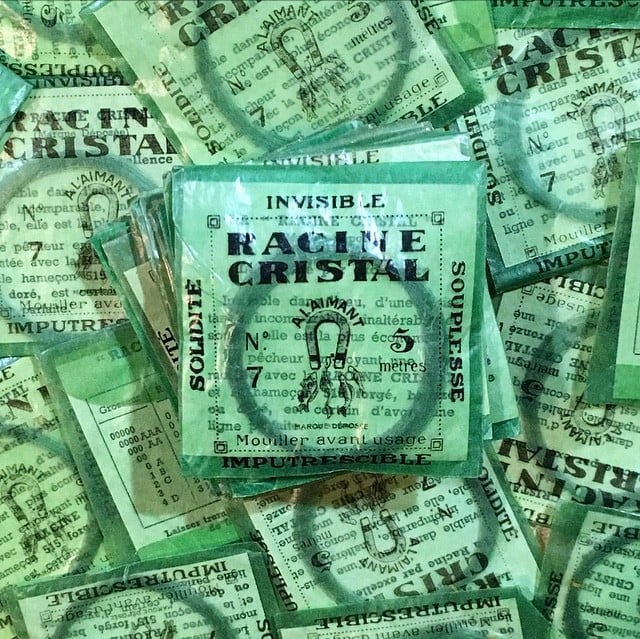 petit sachet fil de pêche bas de ligne 1930 ancien poisson racine cristal