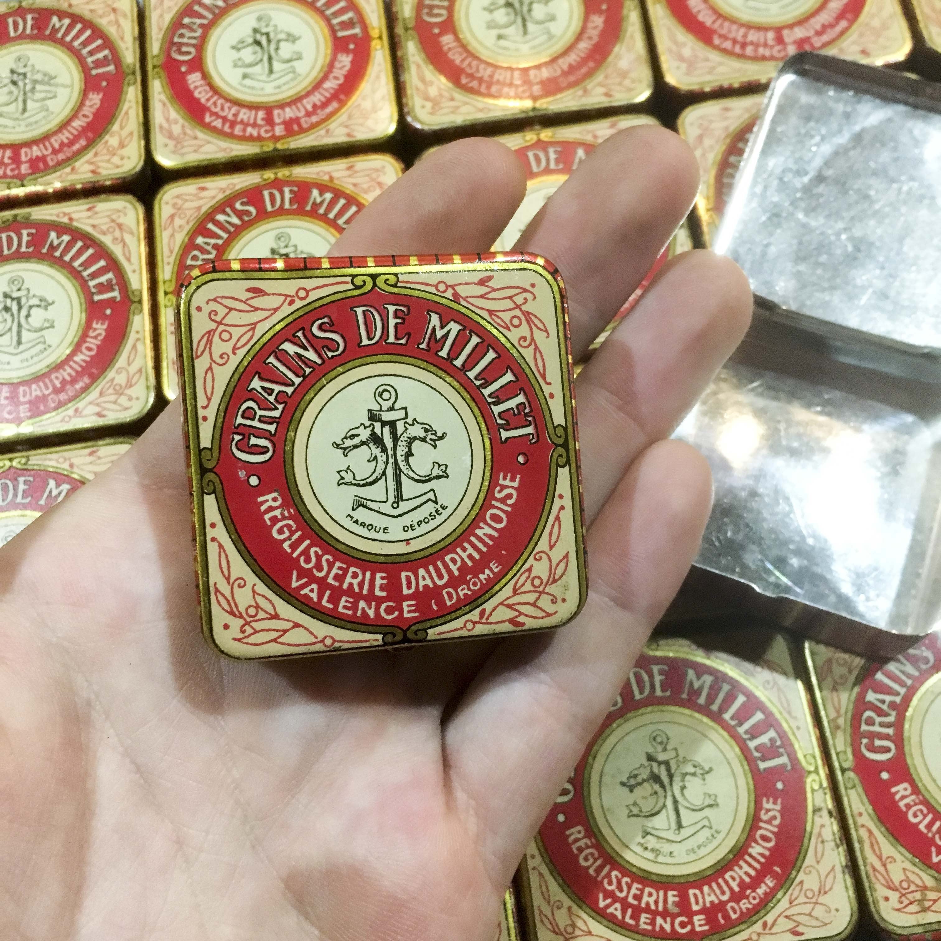 petite boite métal ancien vintage réglisse réglisserie pharmacie 1920