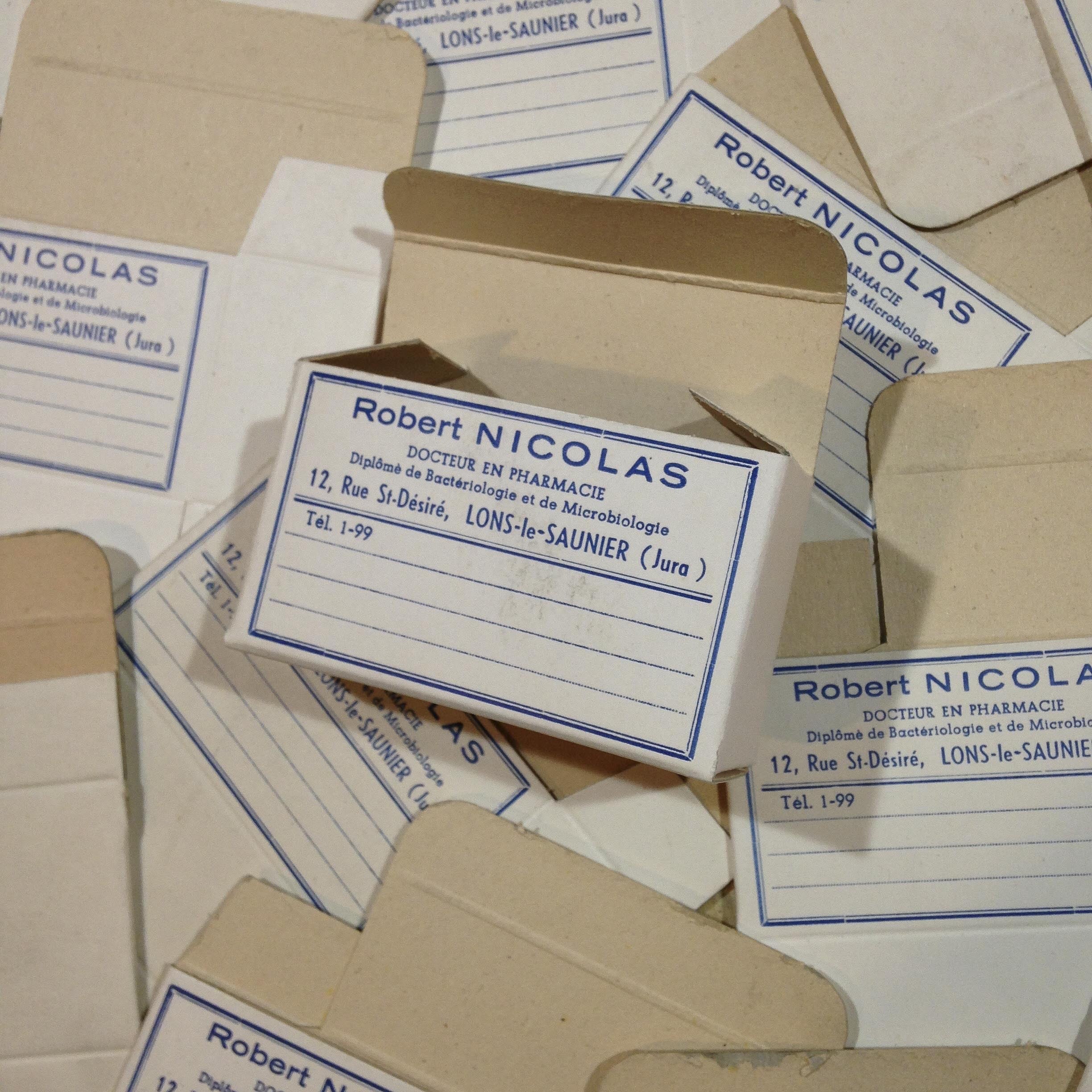 robert nicolas petite boite pharmacie ancien vintage papier pharmacie 1940