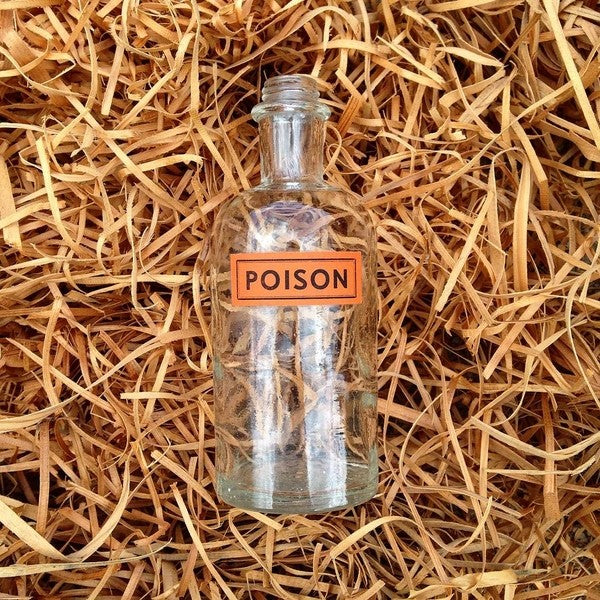 petite bouteille transparente verre poison pharmacie ancienne vintage 1930 1940 flacon