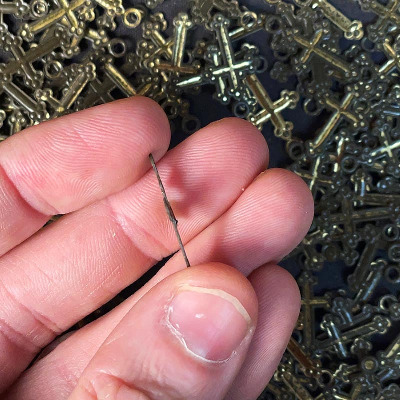 petite croix de chapelet ancienne vintage 1920 1930 métallique métal chrétien christ religieux