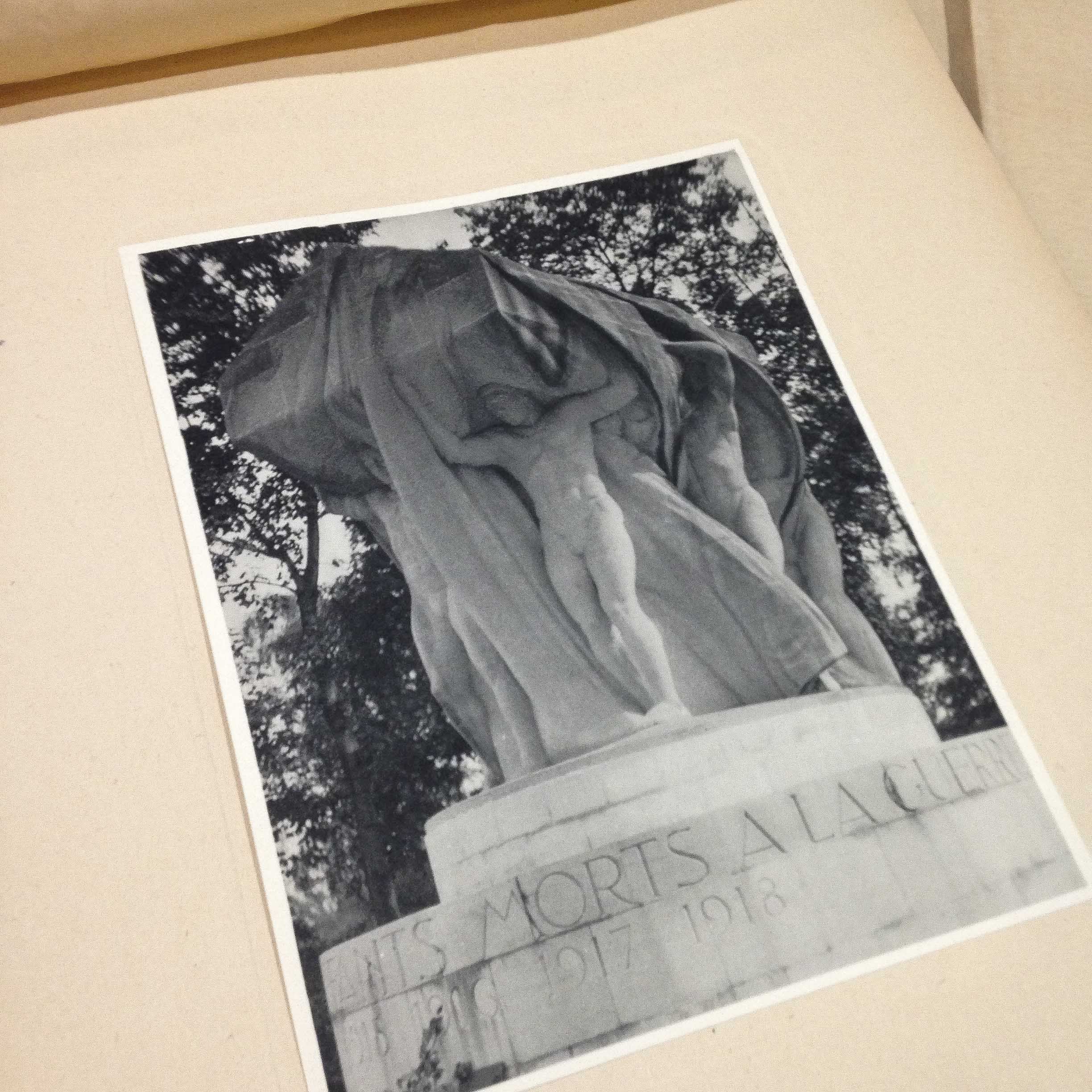 Photo Monument Morts Lyon Blanc & Demilly 1930