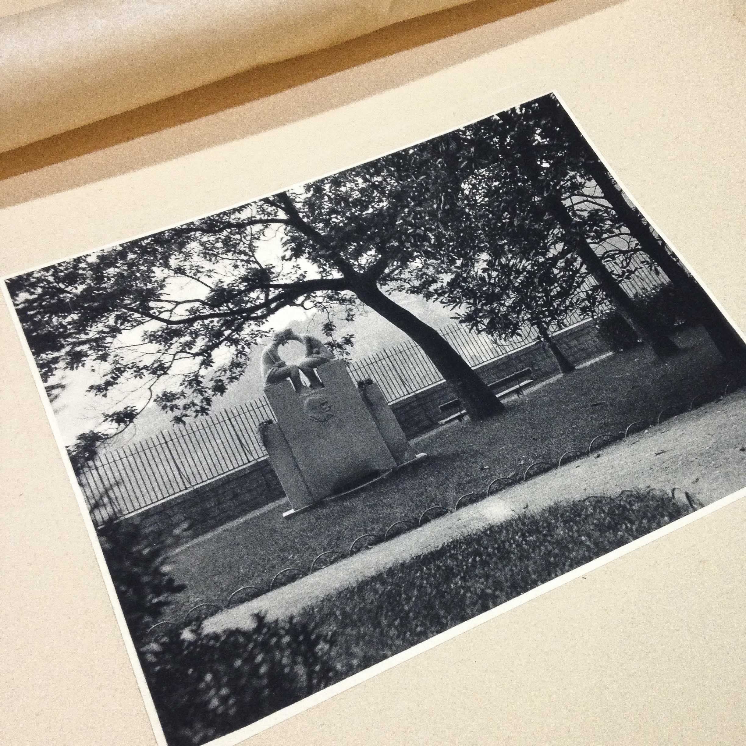 monument xavier privas salendre gravure héliogravure ancien blanc et demilly noir et blanc lyon papier 1930 bouquiniste