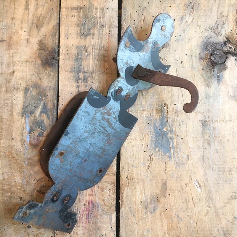 poignée loquet grange ferme grande porte verrou métallique métal ancienne vintage 1900