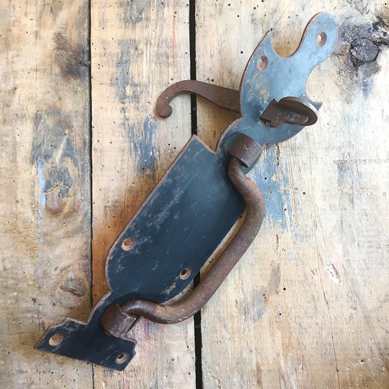 poignée loquet grange ferme grande porte verrou métallique métal ancienne vintage 1900