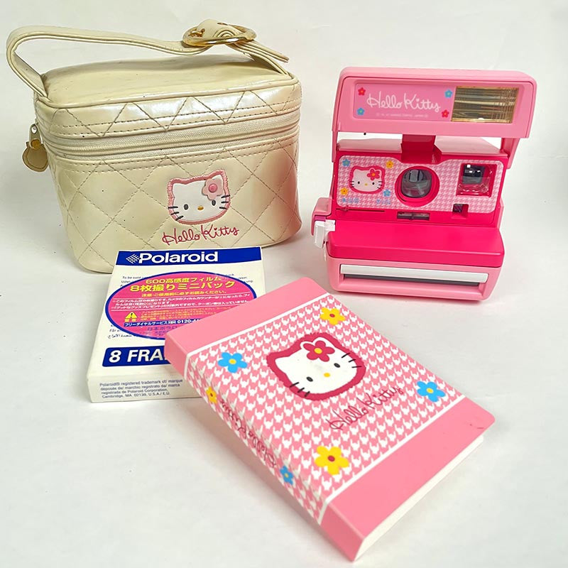 Polaroid 600 Hello Kitty Close Up