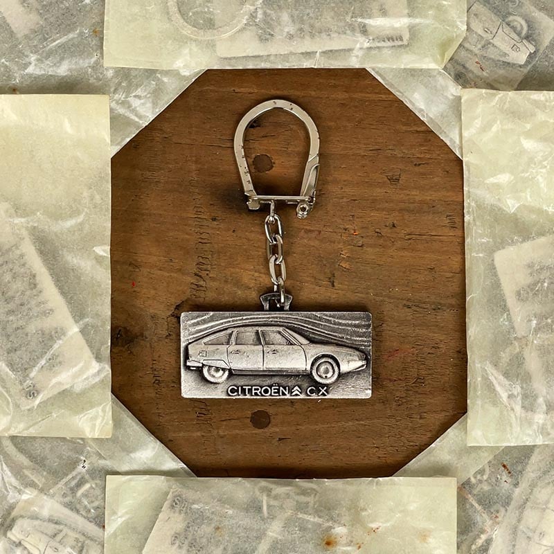 porte clefs citroen cx voiture ancienne garage lyonnais lyon 1980 courtois garage ancien vintage