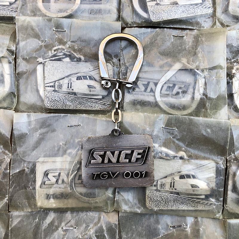 porte clefs ancien sncf tgv 001 turbotrain métal métallique train locomotive publicitaire vintage 1972
