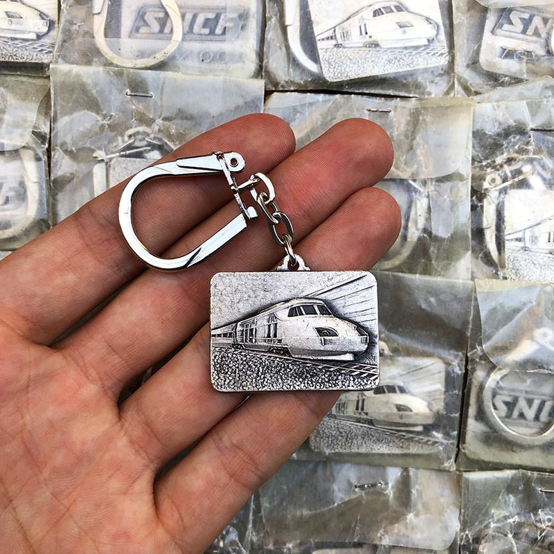 porte clefs ancien sncf tgv 001 turbotrain métal métallique train locomotive publicitaire vintage 1972