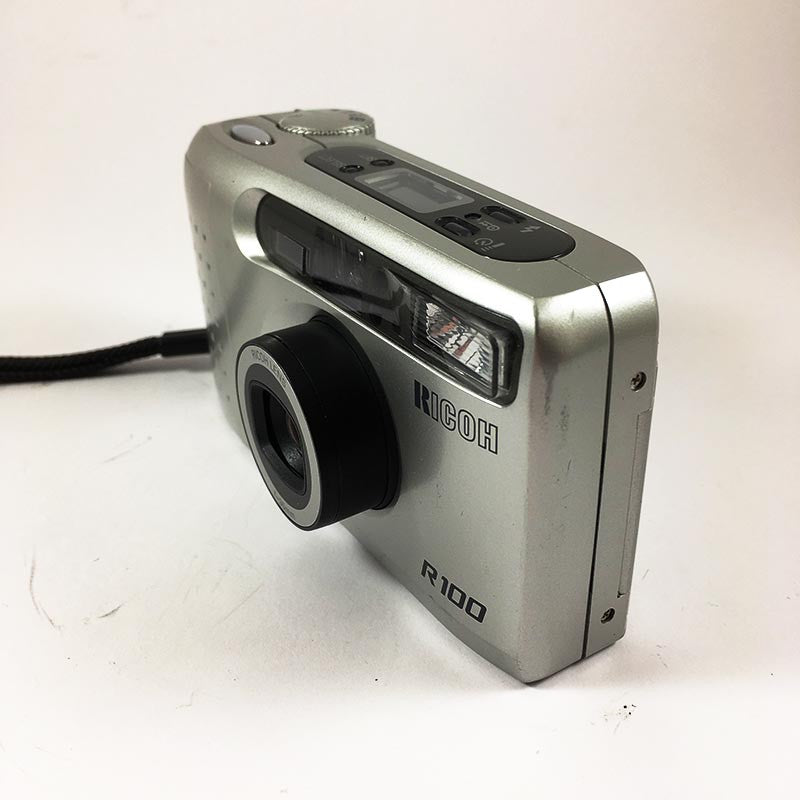 Ricoh R100 & 30mm 4.5