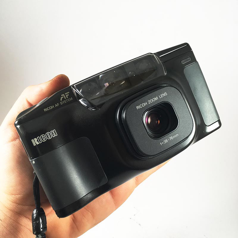 ricoh af rz750 point and shoot ancien vintage 38-76mm zoom argentique compact camera Shotmaster Zoom Date