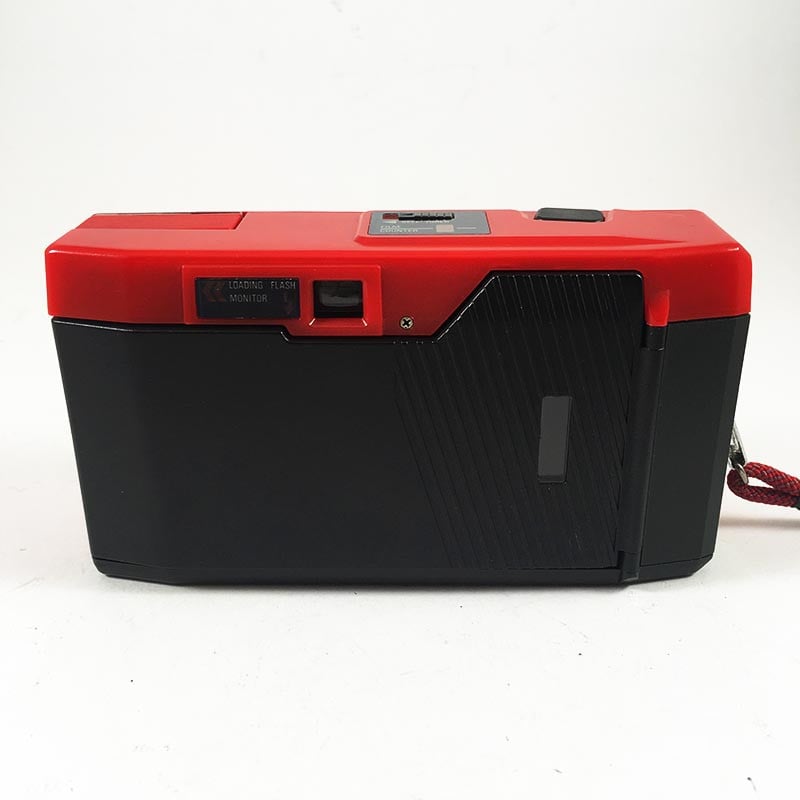 Ricoh XF-30 Rouge & 35mm 4